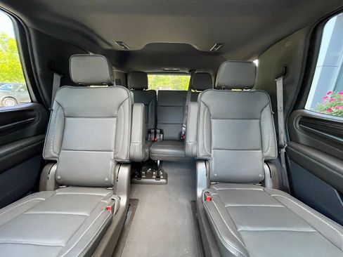 Used 2022 GMC Yukon Denali AWD/4WD image 32
