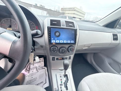 Used 2011 Toyota Corolla image 14