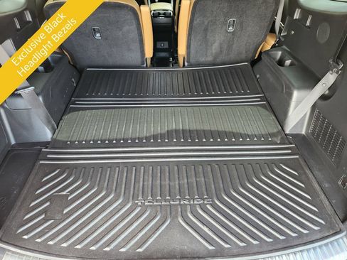 Certified 2022 Kia Telluride SX w/ Nightfall Edition Package AWD/4WD image 19
