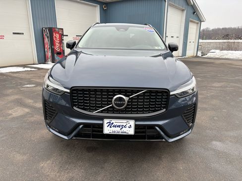 Used 2024 Volvo XC60 B5 Core image 8
