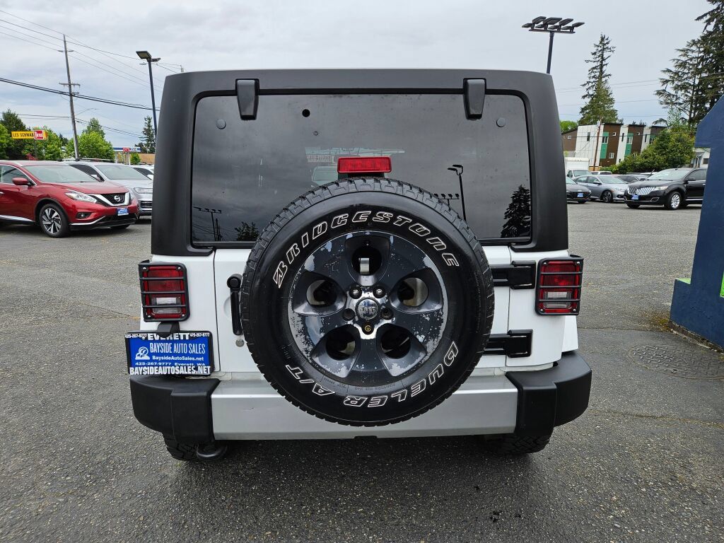 Used 2017 Jeep Wrangler Unlimited Sahara AWD/4WD image 4
