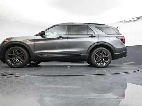 New 2026 Ford Explorer ST image 31