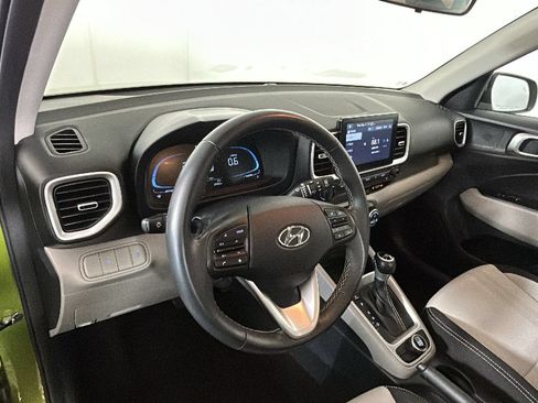 Certified 2023 Hyundai Venue SEL FWD image 17