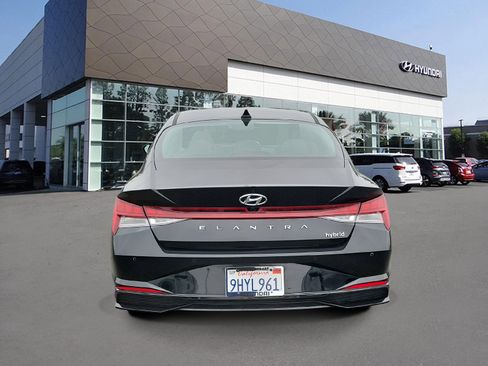Certified 2023 Hyundai Elantra Limited FWD image 4
