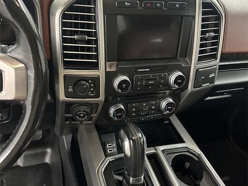 Used 2018 Ford F150 Platinum w/ Equipment Group 701A Luxury image 17