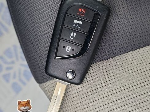 Used 2025 Toyota Corolla LE image 38