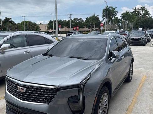 Used 2024 Cadillac XT4 Premium Luxury FWD image 5