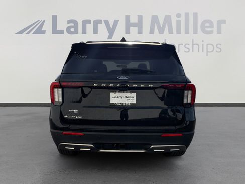 New 2025 Ford Explorer Active w/ Active Comfort Package image 4