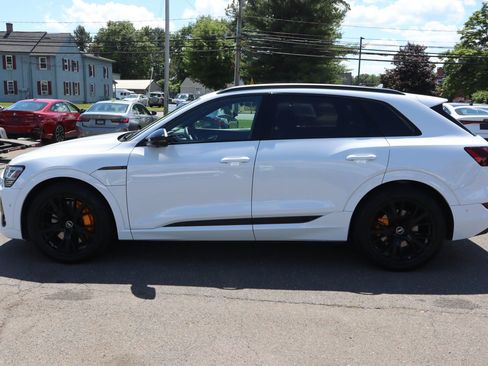 Used 2022 Audi e-tron Chronos w/ Chronos Package AWD/4WD image 8
