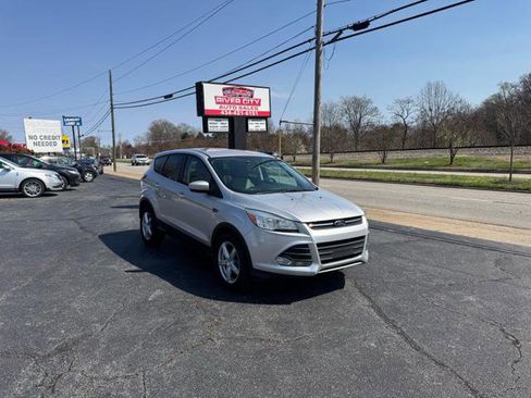 Used 2014 Ford Escape SE image 1