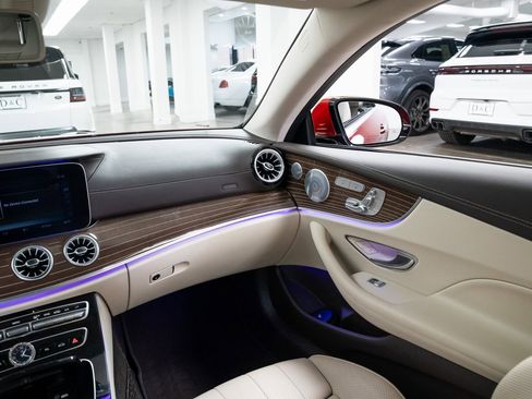 Used 2018 Mercedes-Benz E 400 E 400 image 11