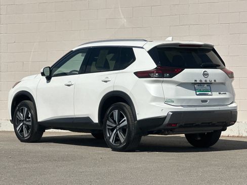 Used 2024 Nissan Rogue SL w/ SL Premium Package AWD/4WD image 5