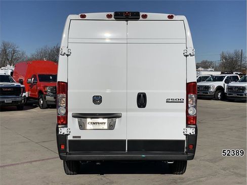 Used 2025 RAM ProMaster 2500 w/ Convenience Group image 7