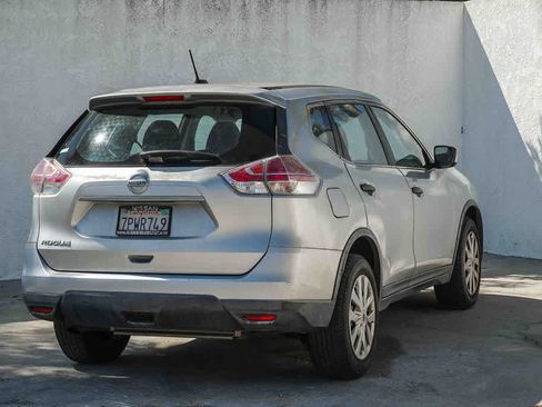Used 2016 Nissan Rogue S FWD image 4