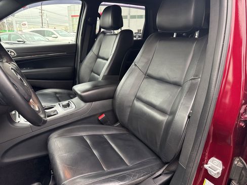 Used 2018 Jeep Grand Cherokee Limited image 13