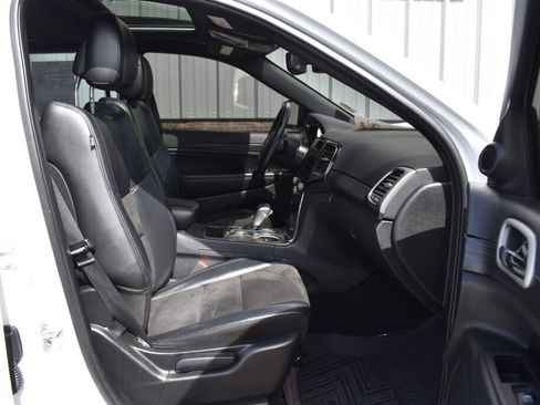 Used 2020 Jeep Grand Cherokee Altitude image 25