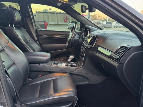 Used 2020 Jeep Grand Cherokee Overland image 9