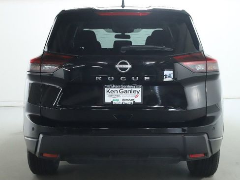 Used 2025 Nissan Rogue SV FWD image 42