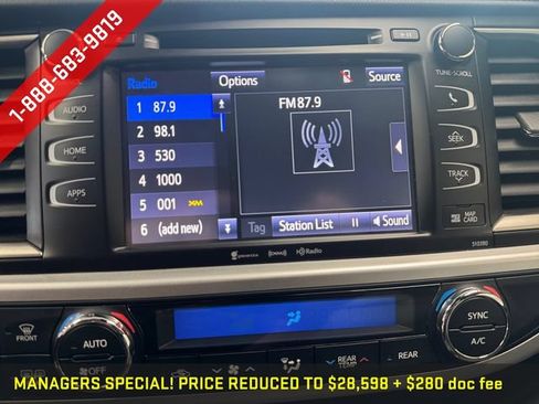 Used 2019 Toyota Highlander XLE AWD/4WD image 7
