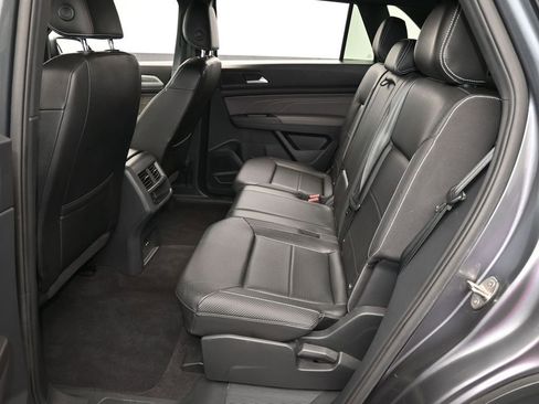 Used 2022 Volkswagen Atlas Cross Sport SE w/ Black Wheel Package image 34