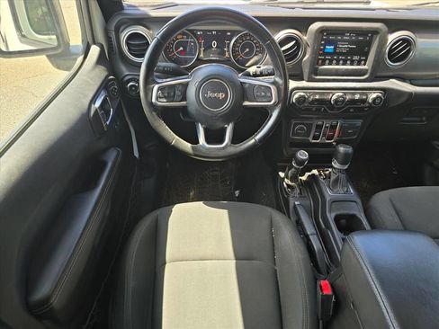 Used 2021 Jeep Wrangler Unlimited Sahara AWD/4WD image 4