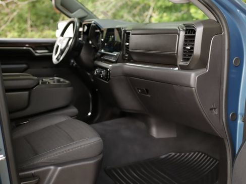 Used 2024 Chevrolet Silverado 1500 LT AWD/4WD image 29