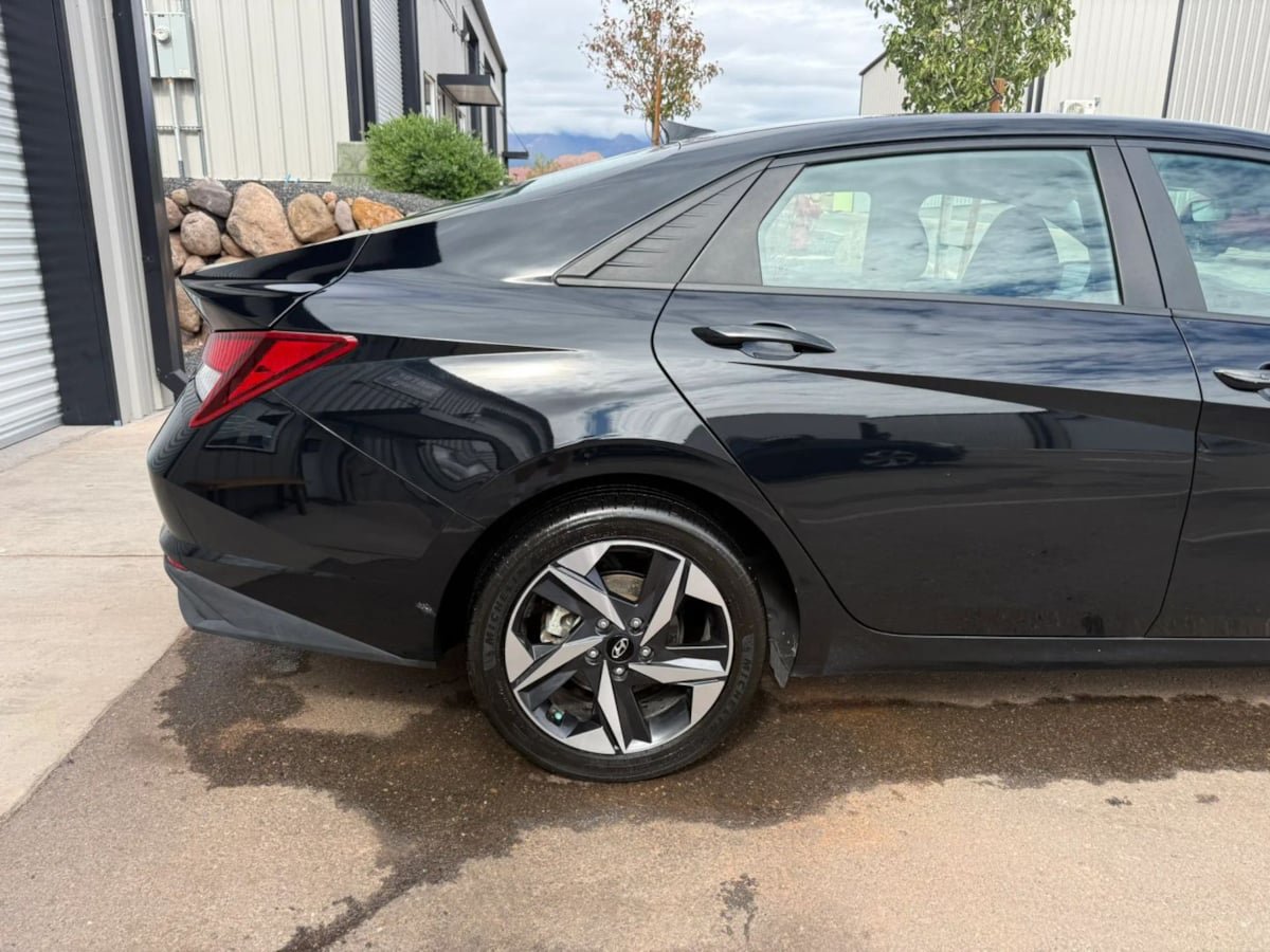 Used 2023 Hyundai Elantra SEL w/ Convenience Package FWD image 9