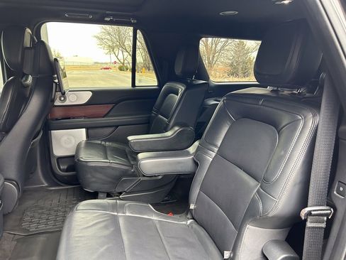 Used 2022 Lincoln Navigator L Reserve image 11