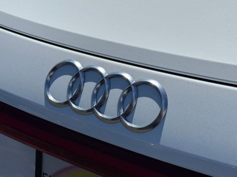 Used 2022 Audi e-tron GT Premium Plus image 10