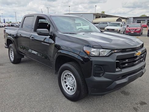Used 2024 Chevrolet Colorado W/T RWD image 15