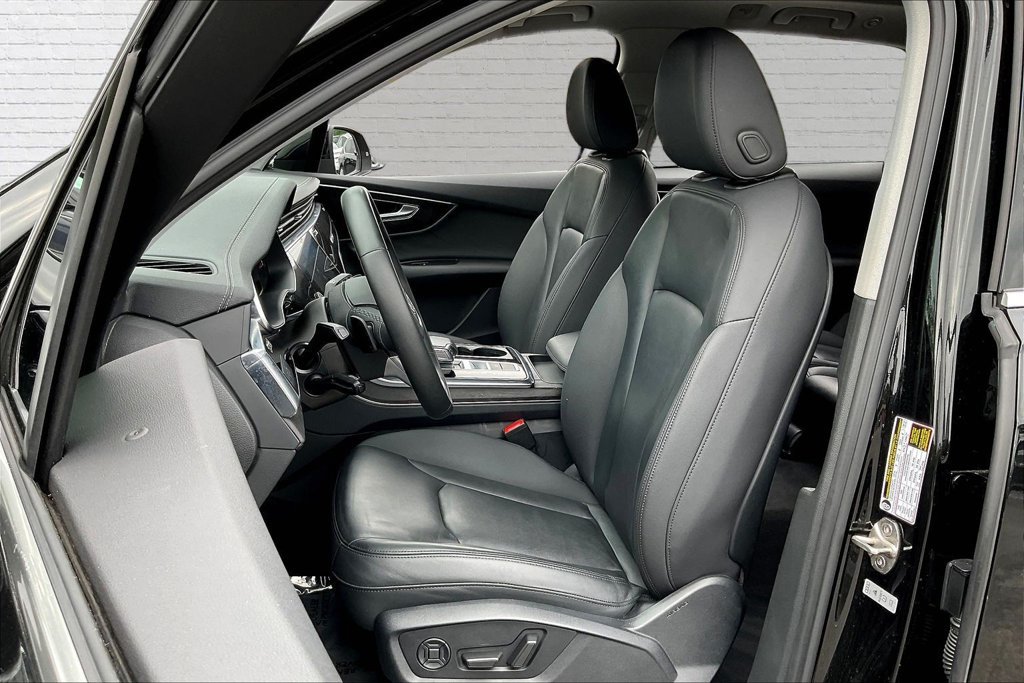 Used 2023 Audi Q7 3.0T Premium w/ Convenience Package AWD/4WD image 19