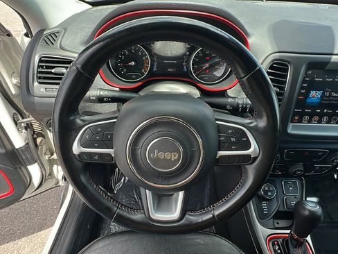 Used 2020 Jeep Compass Trailhawk AWD/4WD image 18