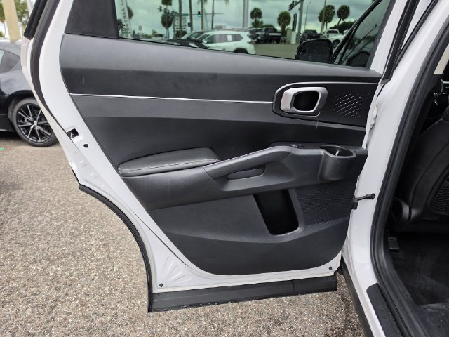 Used 2022 Kia Sorento S FWD image 13