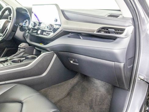 Used 2023 Toyota Highlander XLE image 42