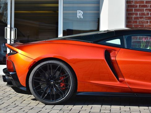 Used 2023 McLaren GT image 13