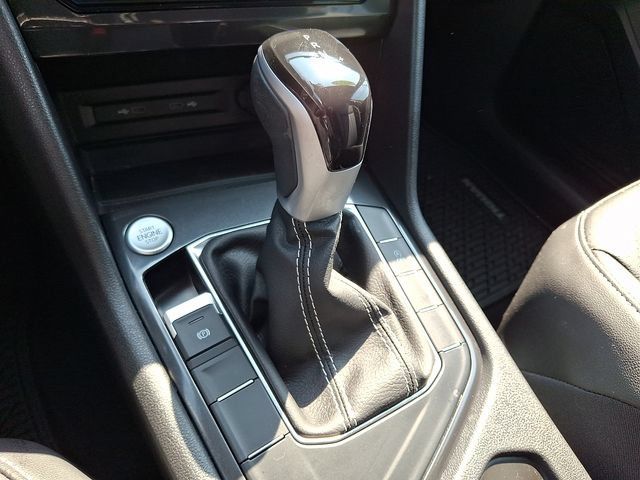 Used 2023 Volkswagen Tiguan SE FWD image 15