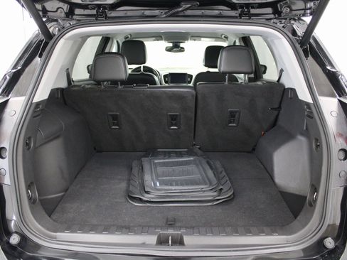 Used 2022 GMC Terrain SLT image 25