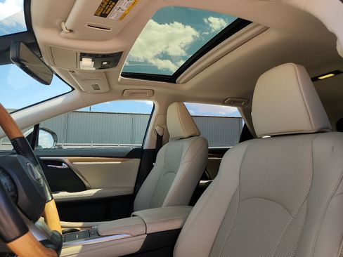 Used 2022 Lexus RX 350L FWD w/ Premium Package image 12