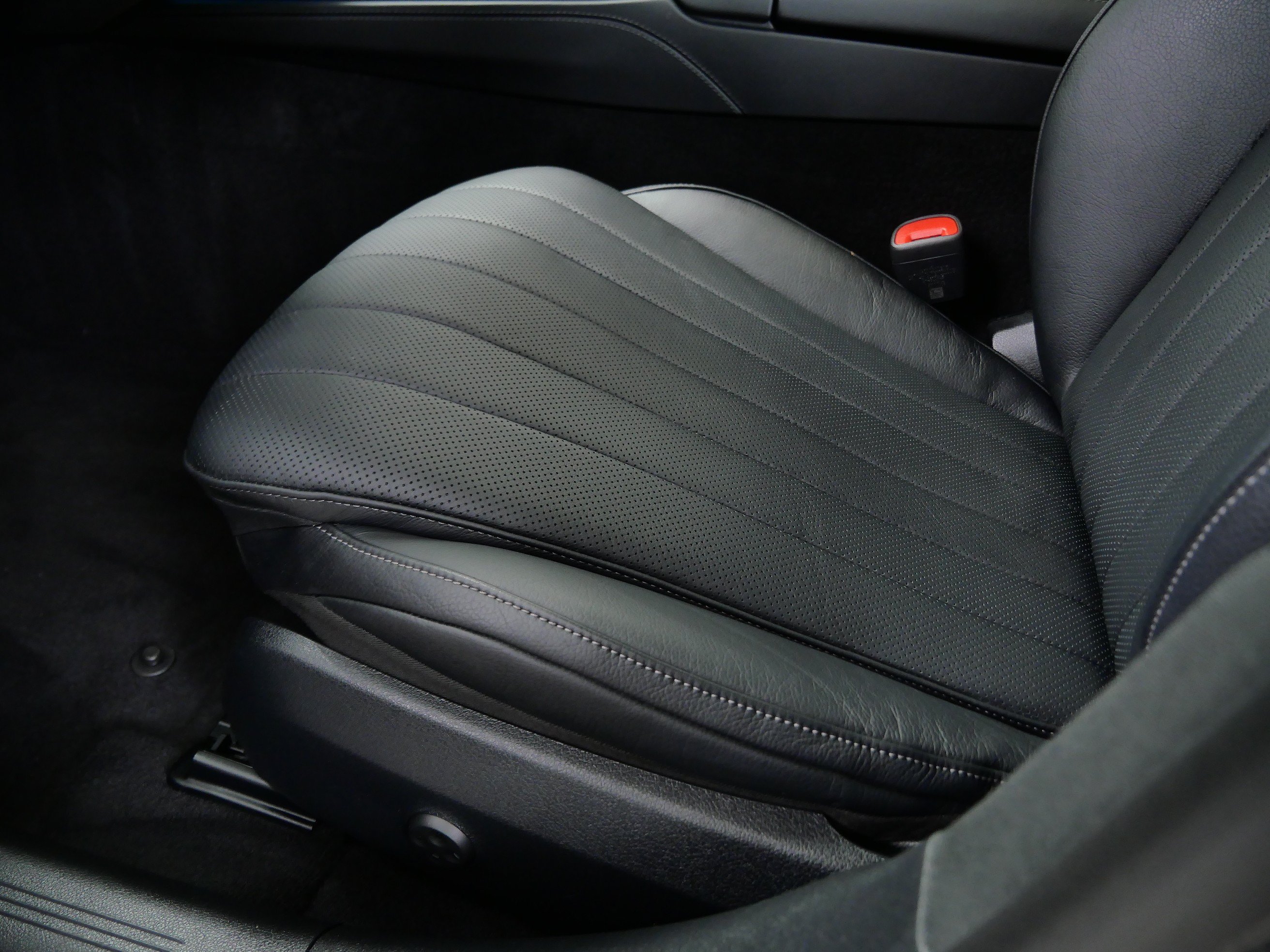 Used 2024 Mercedes-Benz E 450 4MATIC Sedan image 18