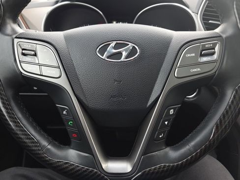 Used 2017 Hyundai Santa Fe SE image 15