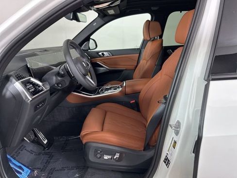 Used 2025 BMW X5 M60i image 3