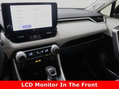 Used 2023 Toyota RAV4 XLE Premium image 16