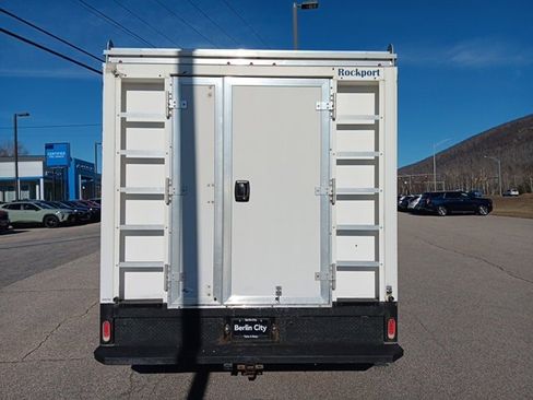 Used 2017 Ford E-350 and Econoline 350 Super Duty image 17