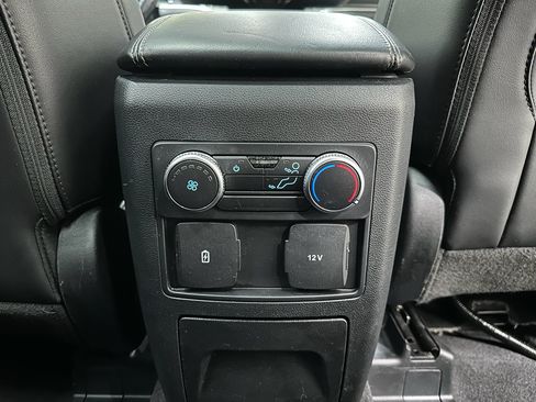 Used 2022 Ford Explorer XLT w/ Equipment Group 202A AWD/4WD image 24