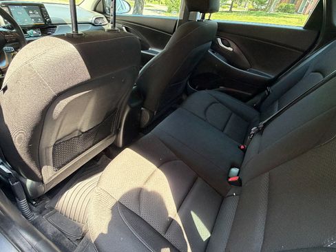 Used 2018 Hyundai Elantra GT FWD image 23
