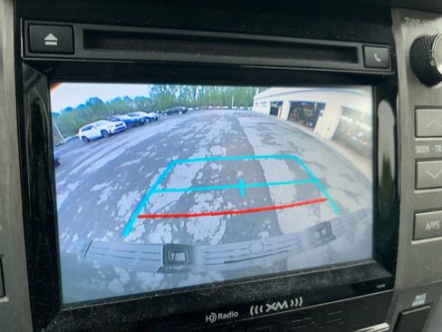 Used 2018 Toyota Tundra SR5 w/ SR5 Upgrade Package AWD/4WD image 14