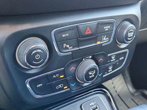 Used 2021 Jeep Compass Limited w/ Sun and Sound Group AWD/4WD image 28