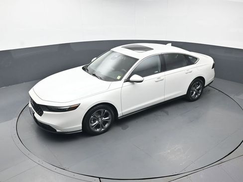 Certified 2023 Honda Accord EX image 38
