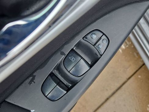 Used 2019 Nissan Sentra SR image 12