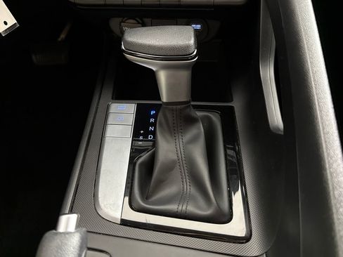 Used 2023 Hyundai Elantra SE FWD image 19